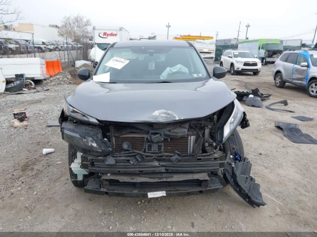 Nissan Rogue S Intelligent Awd Image 9