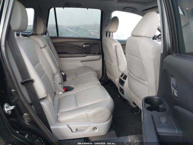 Honda Pilot Touring Image 13