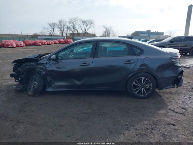 Kia Forte Lxs Image 4