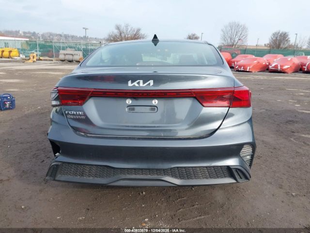 Kia Forte Lxs Image 16