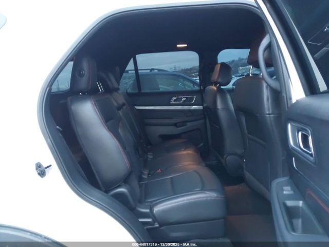 Ford Explorer Sport Image 9