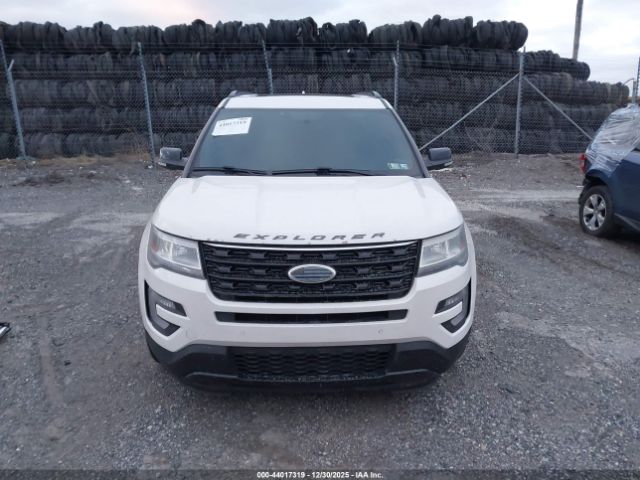 Ford Explorer Sport Image 8