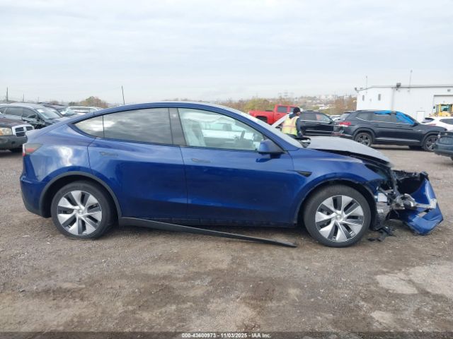 Tesla Model Y Image 8